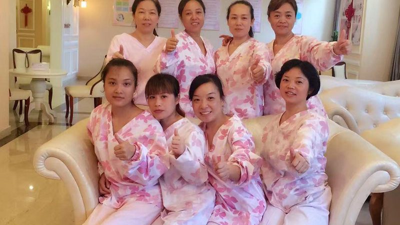 新生儿护理，月嫂服务还是自己带？揭秘两种护理方式的差异**