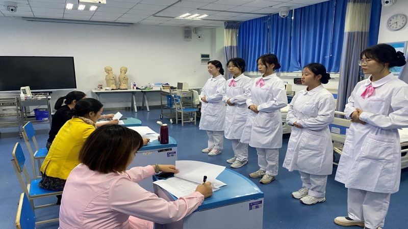 从“月嫂包一切”到细分服务：母婴护理项目到底怎么分