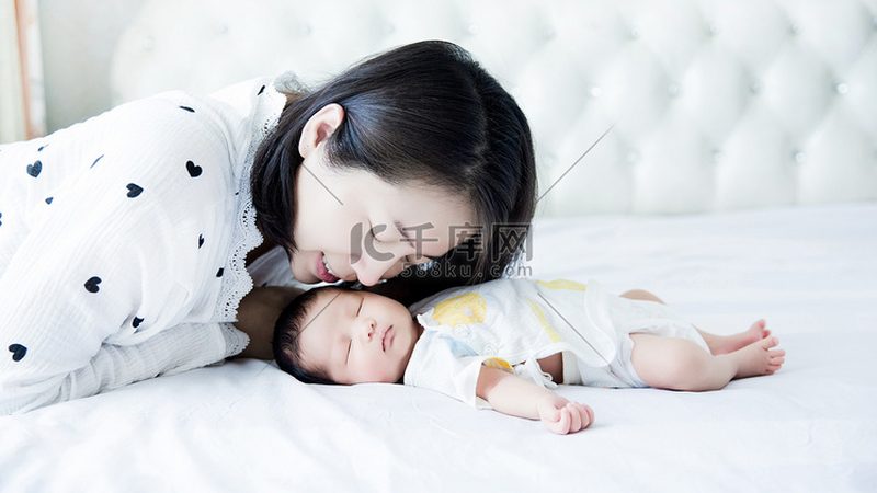 小标题：关注资质，安全是首位